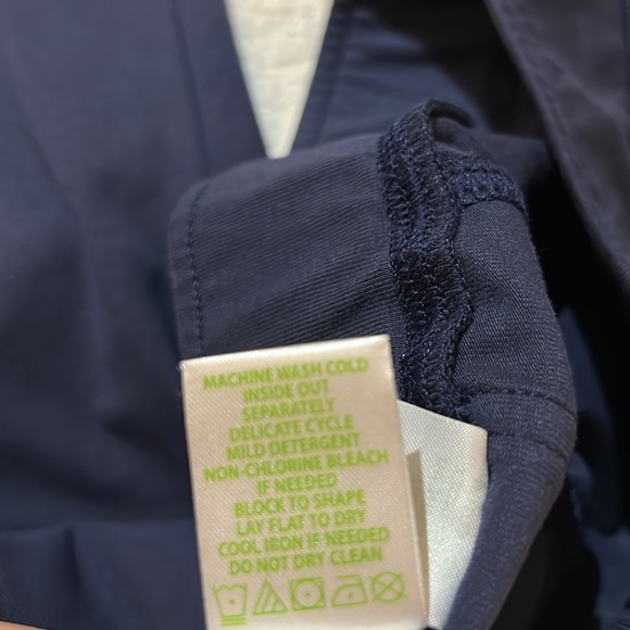Lilly Pulitzer Navy Athletic Pants. Nearly new. Size XS. - Picture 11 of 11